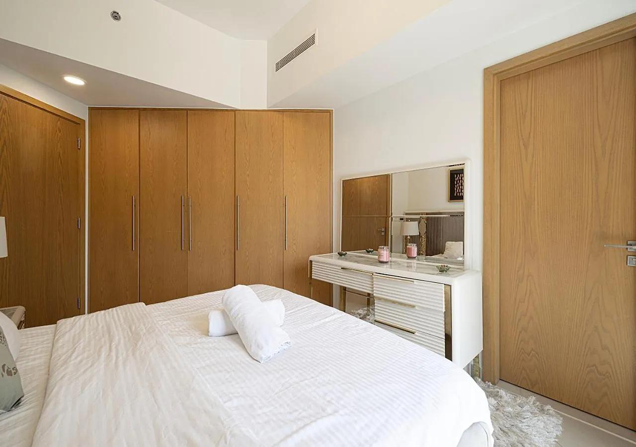 Full Burj Khalifa View - 9 Min Walk To Dubai Mall & Fountain - Luxury 1 Bedroom - Gym - Pool United Arab Emirates
