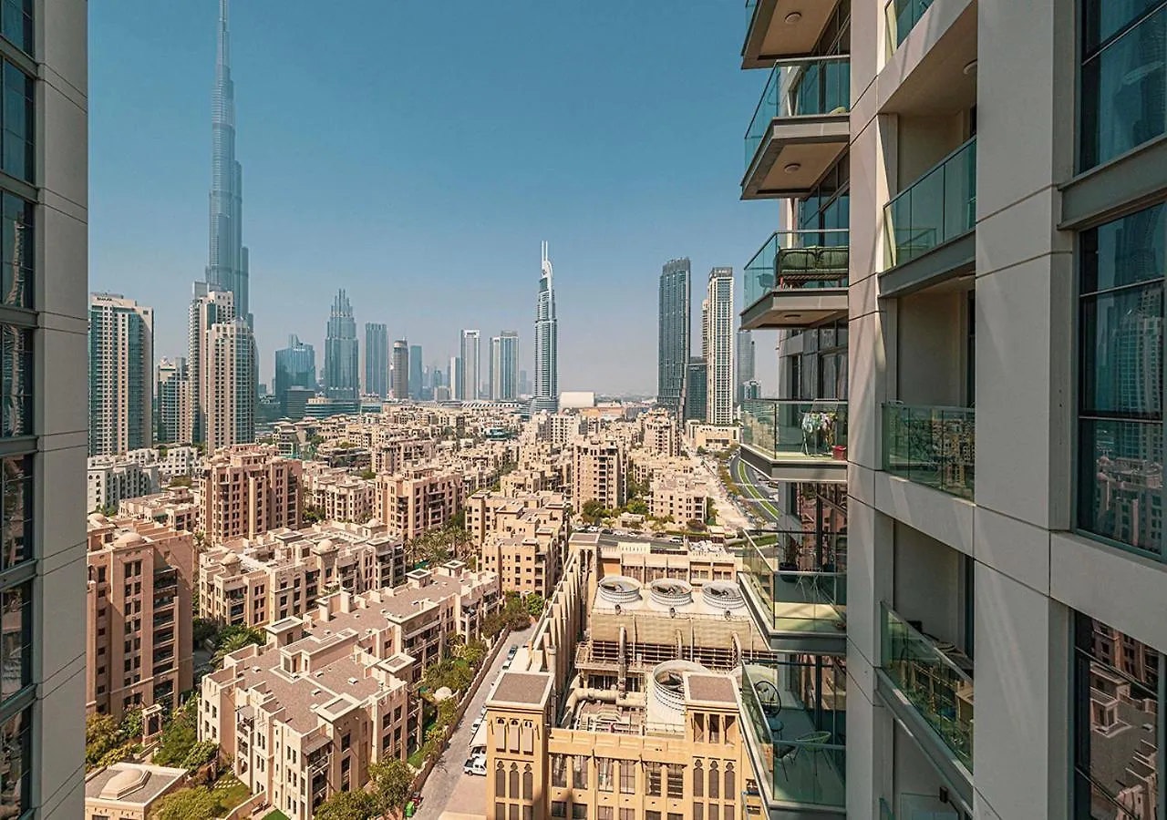 Full Burj Khalifa View - 9 Min Walk To Dubai Mall & Fountain - Luxury 1 Bedroom - Gym - Pool Apartment
