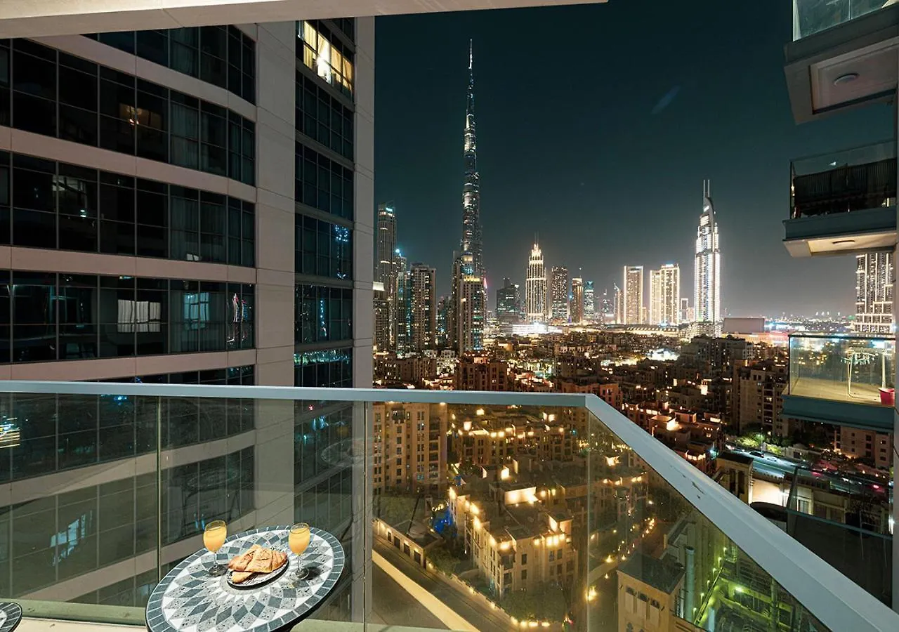 Full Burj Khalifa View - 9 Min Walk To Dubai Mall & Fountain - Luxury 1 Bedroom - Gym - Pool