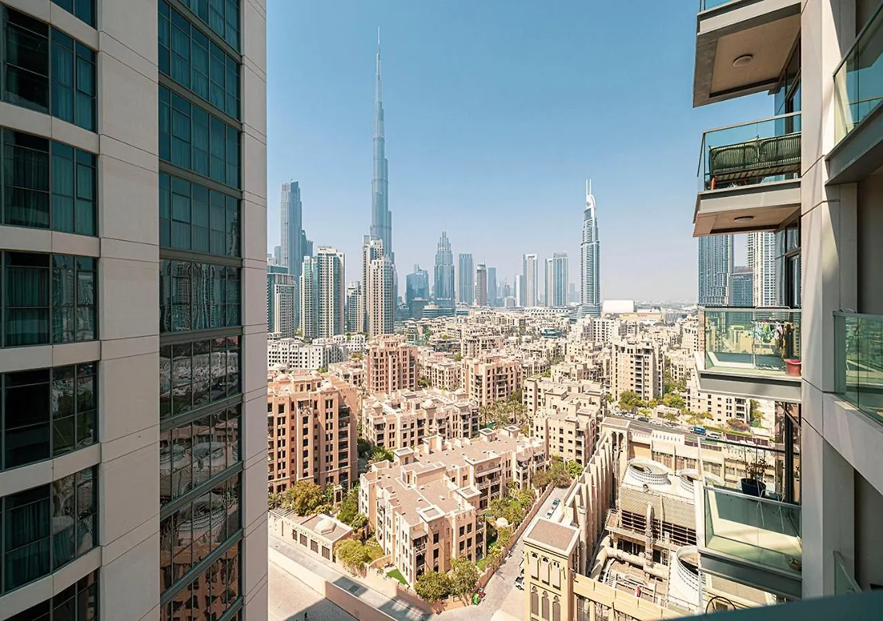 Full Burj Khalifa View - 9 Min Walk To Dubai Mall & Fountain - Luxury 1 Bedroom - Gym - Pool Apartment