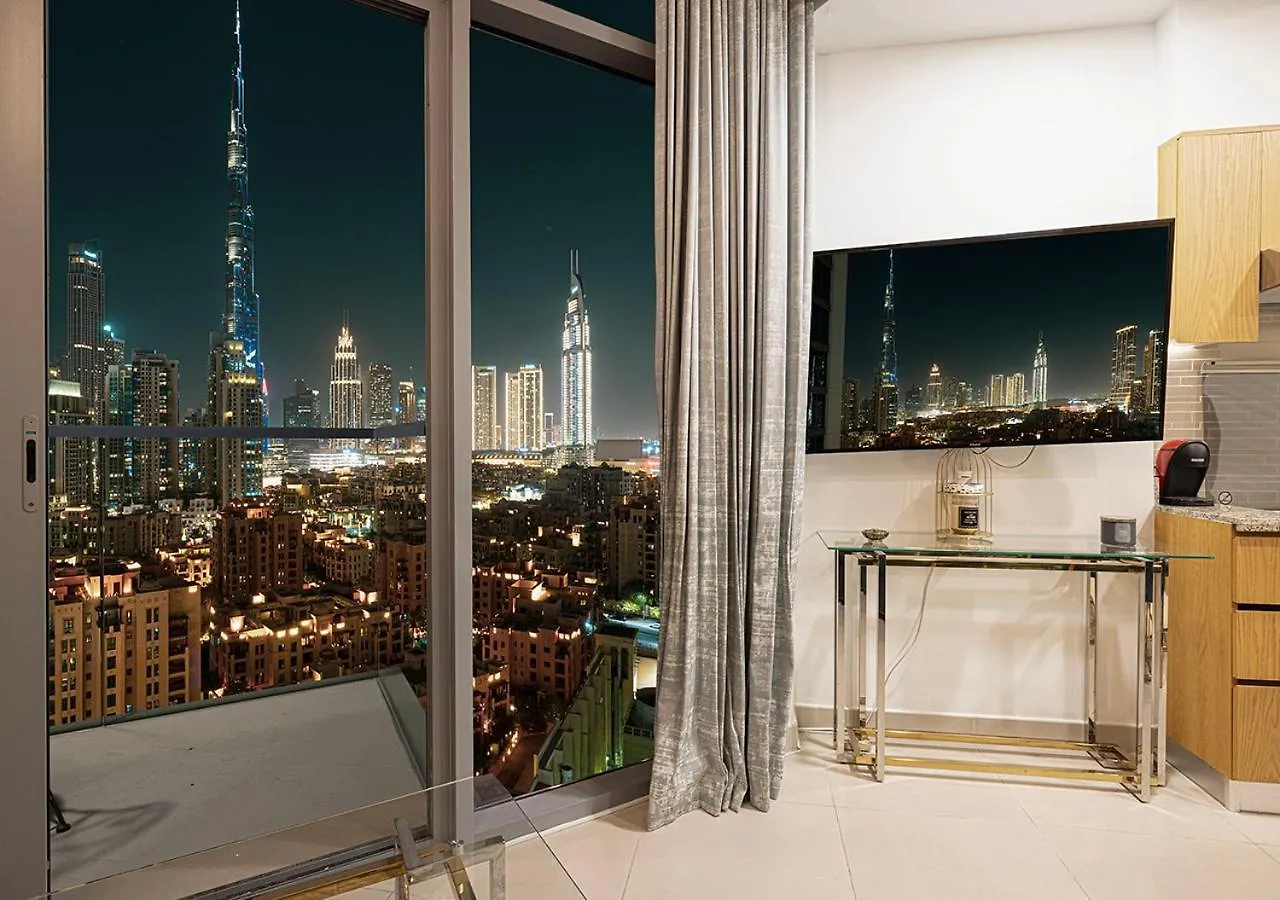Full Burj Khalifa View - 9 Min Walk To Dubai Mall & Fountain - Luxury 1 Bedroom - Gym - Pool
