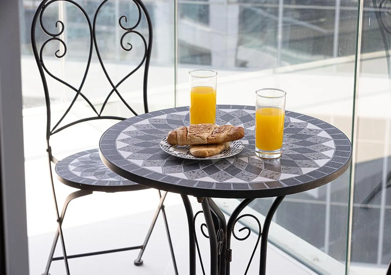 Full Burj Khalifa View - 9 Min Walk To Dubai Mall & Fountain - Luxury 1 Bedroom - Gym - Pool