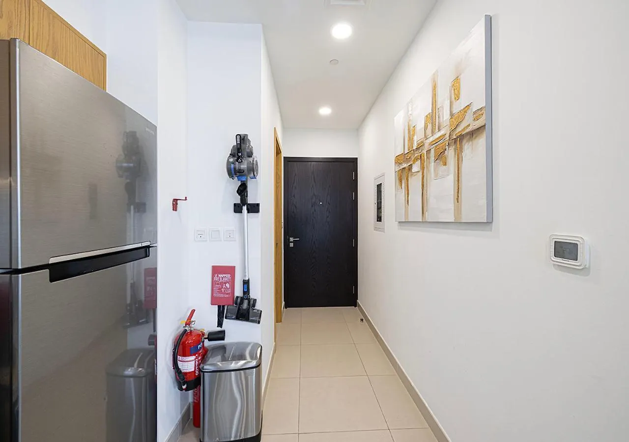 Full Burj Khalifa View - 9 Min Walk To Dubai Mall & Fountain - Luxury 1 Bedroom - Gym - Pool Apartment