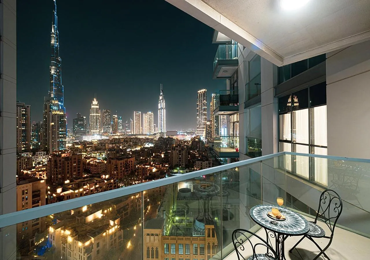 Full Burj Khalifa View - 9 Min Walk To Dubai Mall & Fountain - Luxury 1 Bedroom - Gym - Pool
