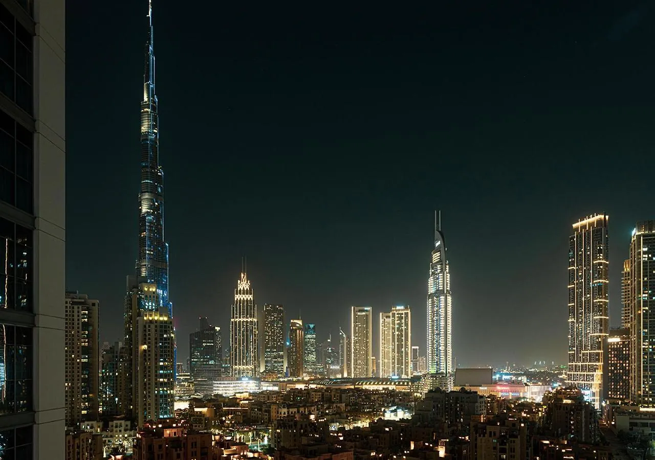 Full Burj Khalifa View - 9 Min Walk To Dubai Mall & Fountain - Luxury 1 Bedroom - Gym - Pool