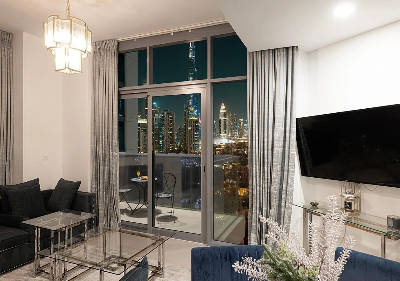 Full Burj Khalifa View - 9 Min Walk To Dubai Mall & Fountain - Luxury 1 Bedroom - Gym - Pool